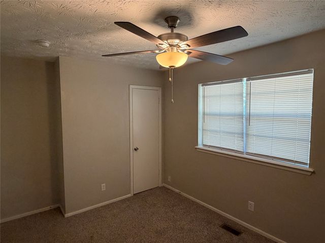 906 S Choctaw Place, Claremore, OK 74017