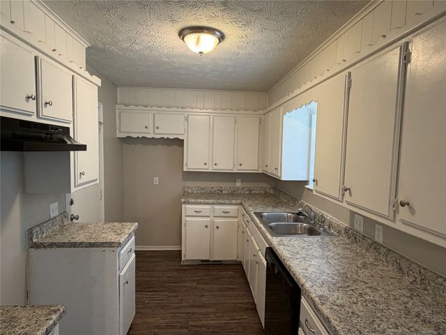 906 S Choctaw Place, Claremore, OK 74017