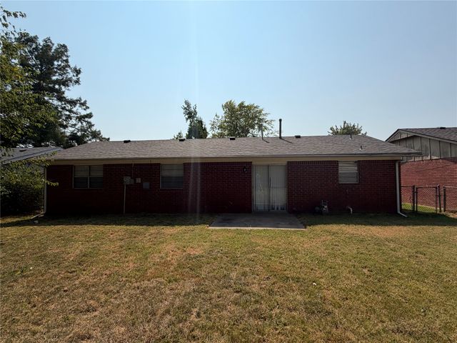 906 S Choctaw Place, Claremore, OK 74017