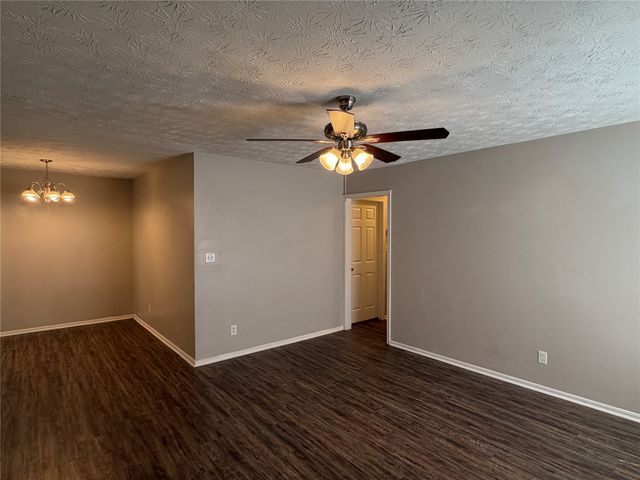906 S Choctaw Place, Claremore, OK 74017