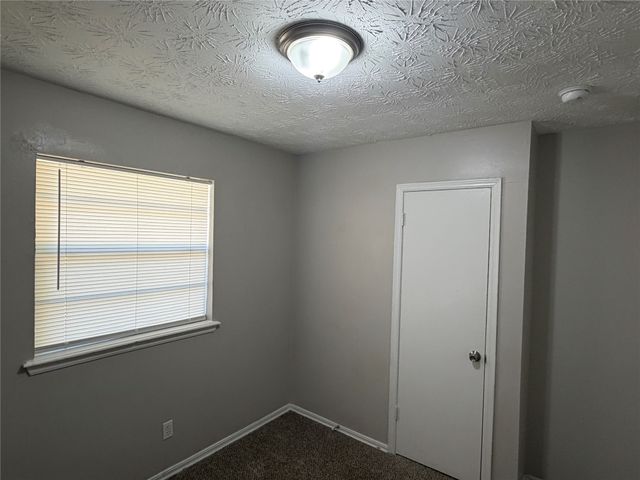 906 S Choctaw Place, Claremore, OK 74017