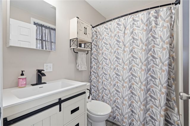 104 Birch Street, Urbana, IA 52345