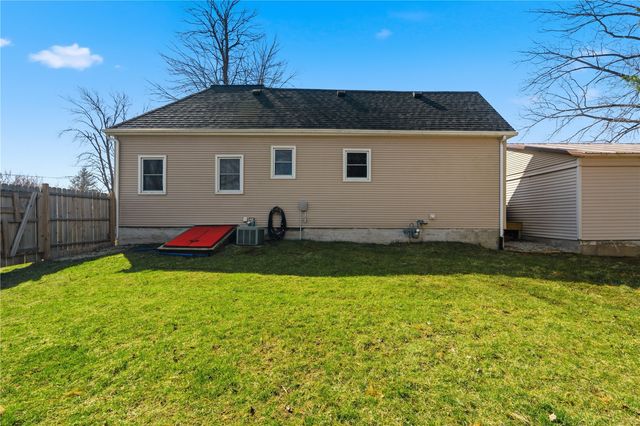 104 Birch Street, Urbana, IA 52345