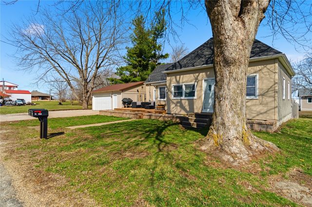 104 Birch Street, Urbana, IA 52345