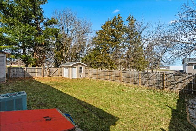 104 Birch Street, Urbana, IA 52345