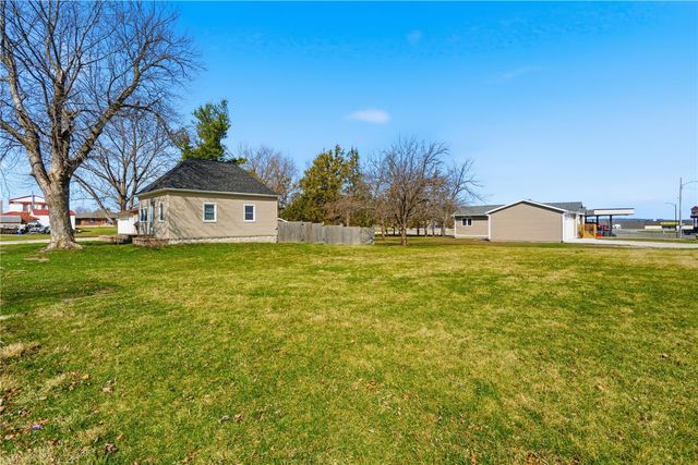 104 Birch Street, Urbana, IA 52345