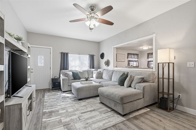 104 Birch Street, Urbana, IA 52345