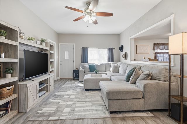 104 Birch Street, Urbana, IA 52345