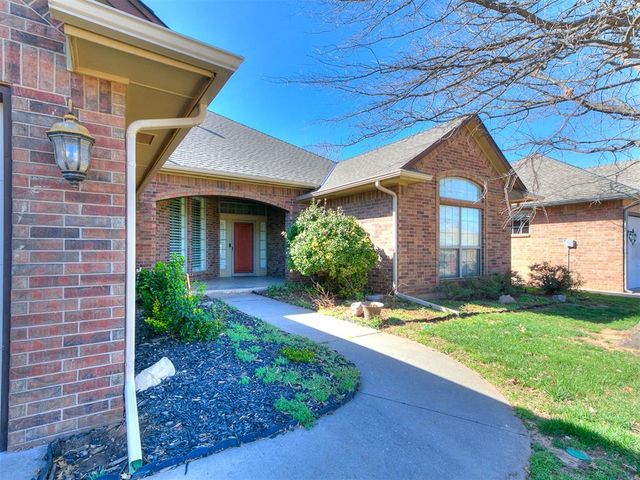 6705 Green Meadow Lane, Oklahoma City, OK 73132