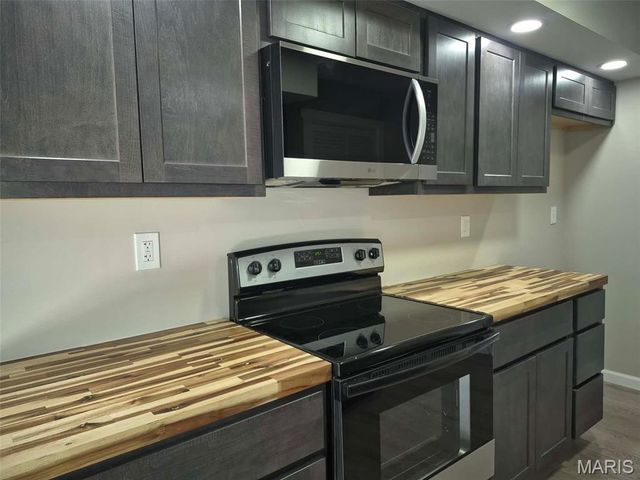 3127 Wayne Avenue, Granite City, IL 62040