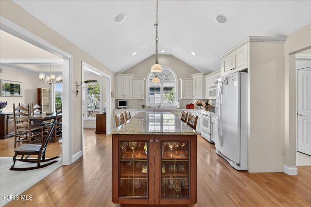 9209 Summer Song Lane, Sylvania, OH 43560