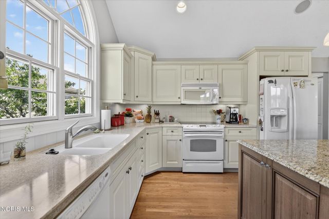 9209 Summer Song Lane, Sylvania, OH 43560
