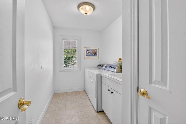 9209 Summer Song Lane, Sylvania, OH 43560
