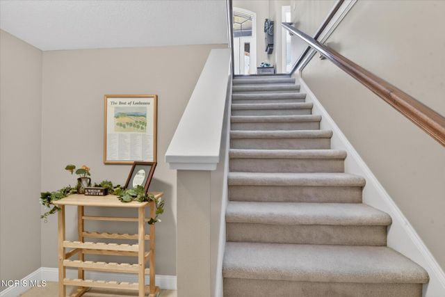 9209 Summer Song Lane, Sylvania, OH 43560