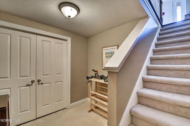 9209 Summer Song Lane, Sylvania, OH 43560