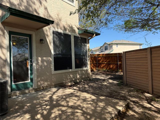 2100 Pipers Field DR 21, Austin, TX 78758