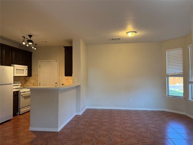 2100 Pipers Field DR 21, Austin, TX 78758