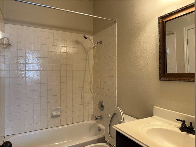 2100 Pipers Field DR 21, Austin, TX 78758