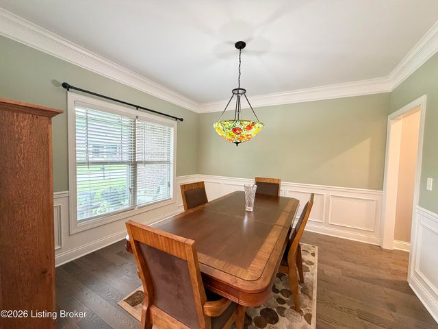 9805 Sunnys Halo Ct, Louisville, KY 40214