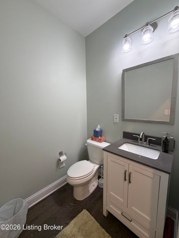 9805 Sunnys Halo Ct, Louisville, KY 40214