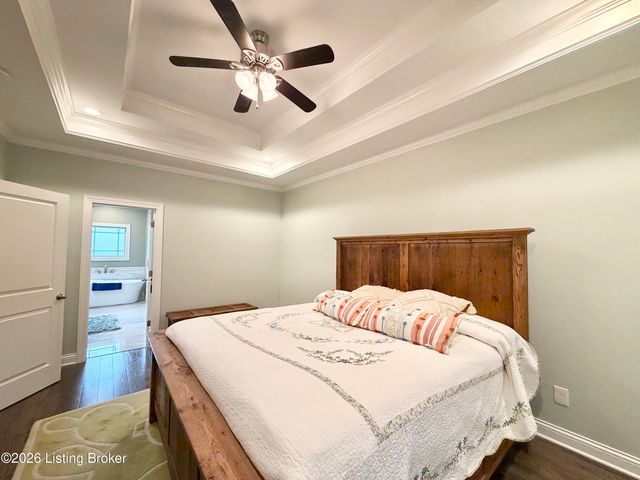 9805 Sunnys Halo Ct, Louisville, KY 40214