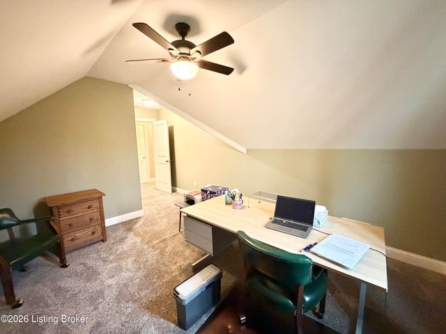 9805 Sunnys Halo Ct, Louisville, KY 40214
