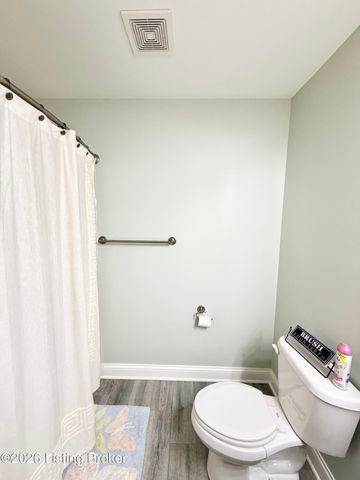 9805 Sunnys Halo Ct, Louisville, KY 40214