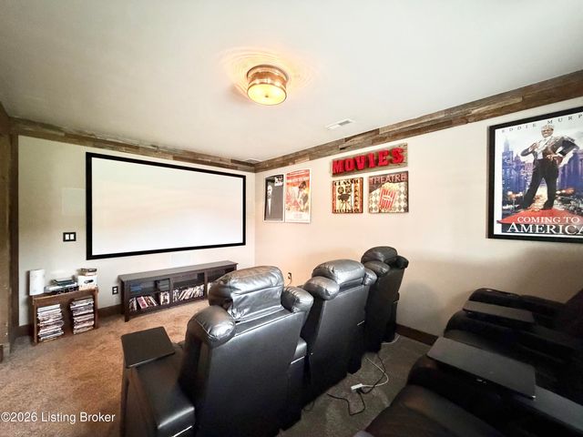 9805 Sunnys Halo Ct, Louisville, KY 40214