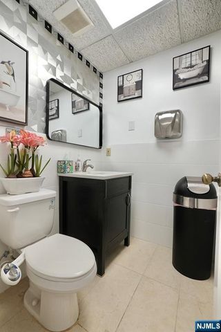 464-470 Valley Brook Avenue 6, Lyndhurst, NJ 07071