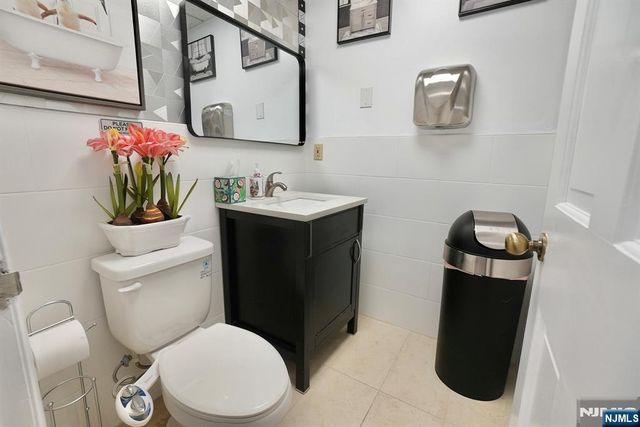 464-470 Valley Brook Avenue 6, Lyndhurst, NJ 07071