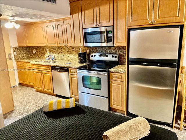 19201 Collins Ave 441, Sunny Isles Beach, FL 33160