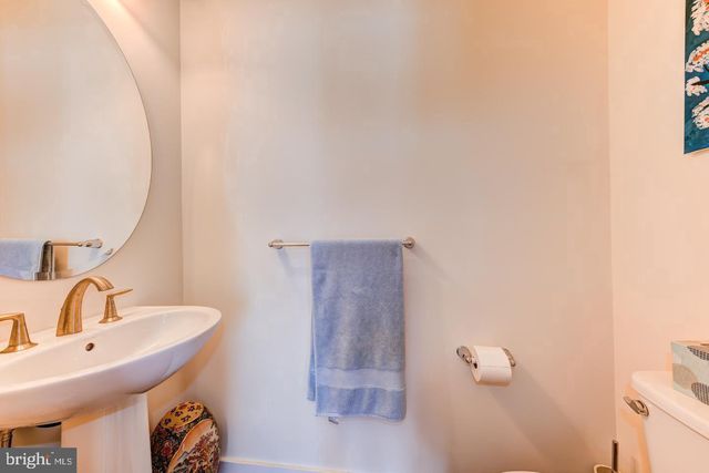 10 MANCHESTER DR, Hatboro, PA 19040