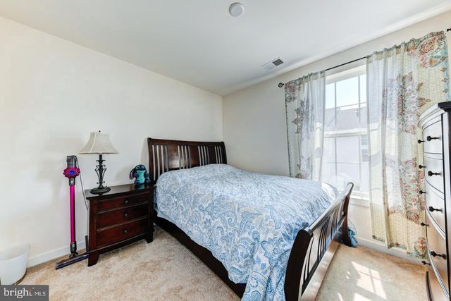 10 MANCHESTER DR, Hatboro, PA 19040