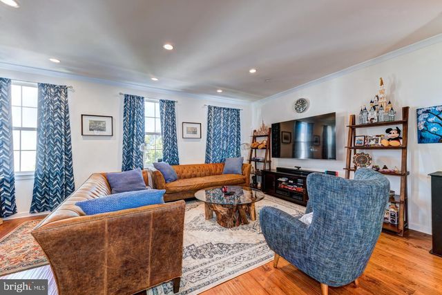 10 MANCHESTER DR, Hatboro, PA 19040