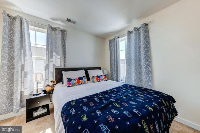 10 MANCHESTER DR, Hatboro, PA 19040