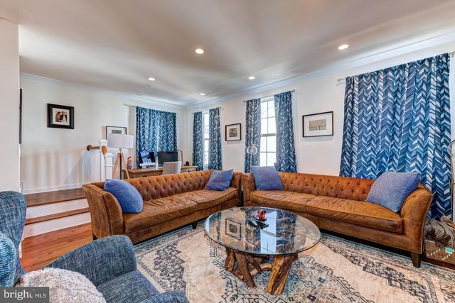 10 MANCHESTER DR, Hatboro, PA 19040