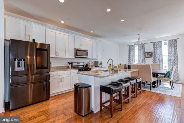 10 MANCHESTER DR, Hatboro, PA 19040