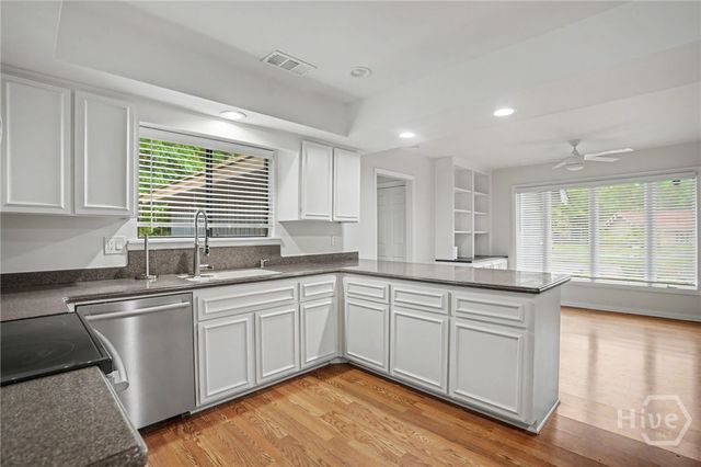 14 Hemingway Drive, Savannah, GA 31411
