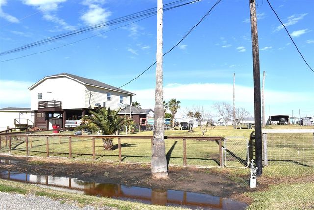 1197 County Road 202, Sargent, TX 77414