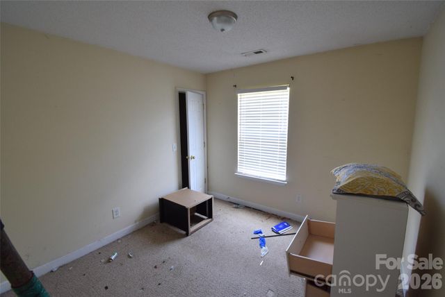 633 Overlook Road, Lowell, NC 28098