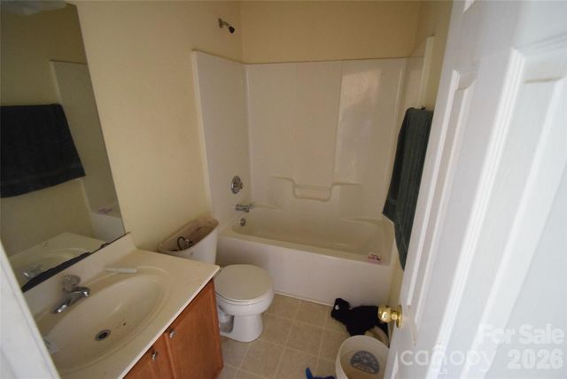 633 Overlook Road, Lowell, NC 28098