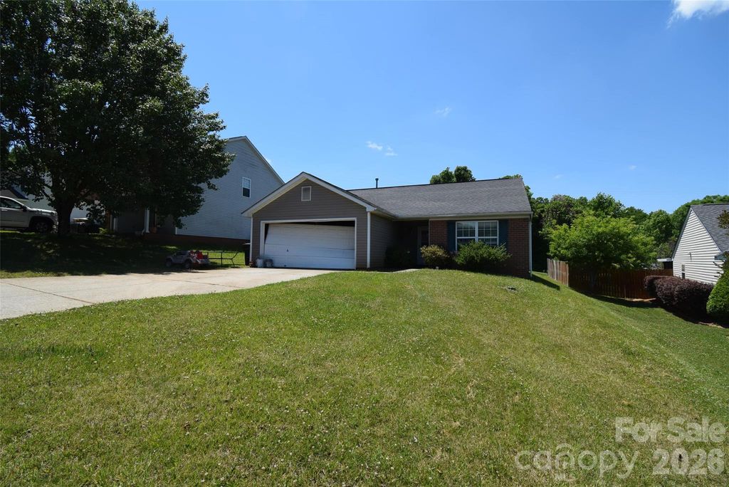 633 Overlook Road, Lowell, NC 28098