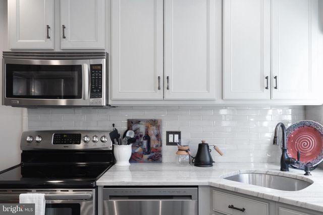 2906 S BUCHANAN ST, Arlington, VA 22206