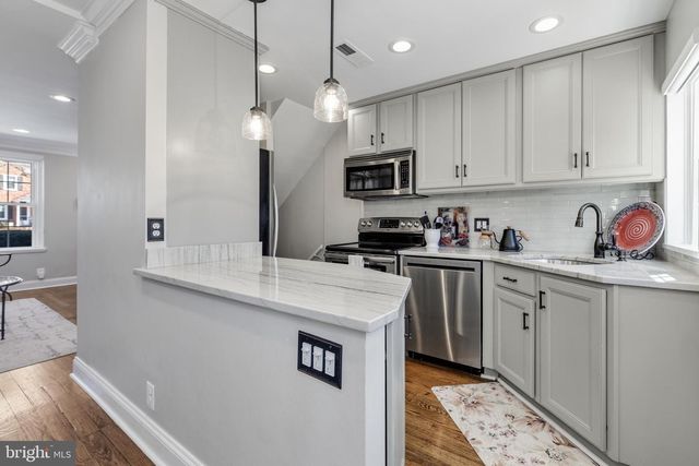 2906 S BUCHANAN ST, Arlington, VA 22206