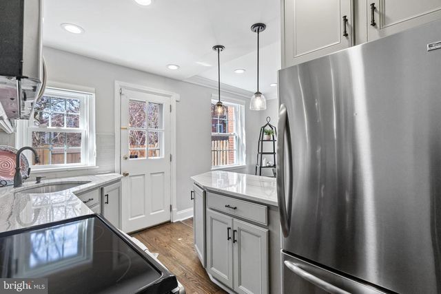 2906 S BUCHANAN ST, Arlington, VA 22206