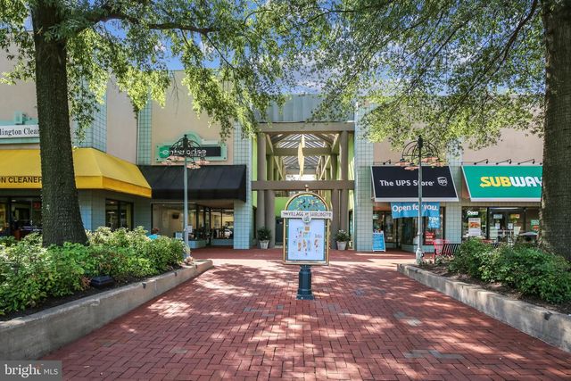 2906 S BUCHANAN ST, Arlington, VA 22206