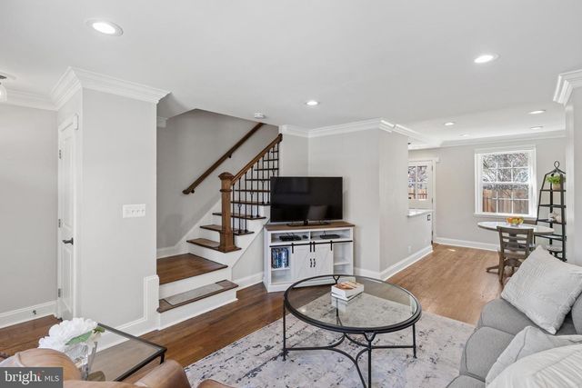 2906 S BUCHANAN ST, Arlington, VA 22206