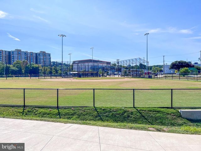 2906 S BUCHANAN ST, Arlington, VA 22206