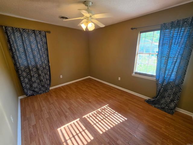 415 S Center, Conway, AR 72034