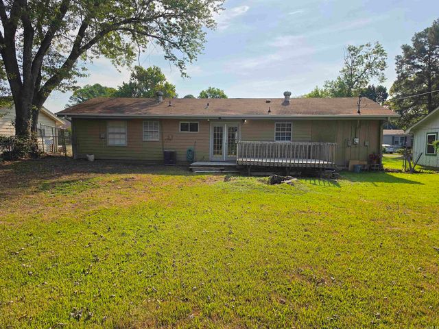 415 S Center, Conway, AR 72034